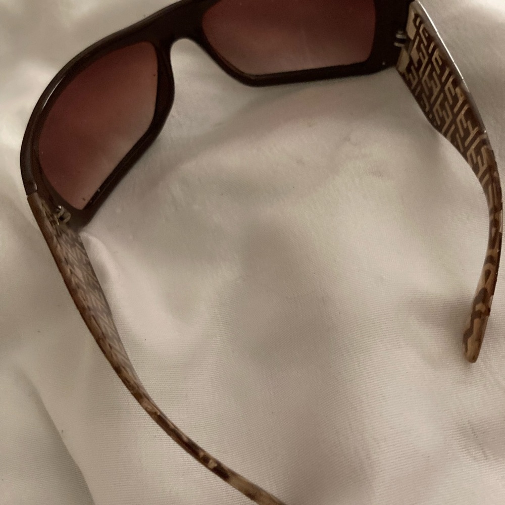 Auth vintage Fendi women’s sunglasses SXO702 - Picture 10 of 13
